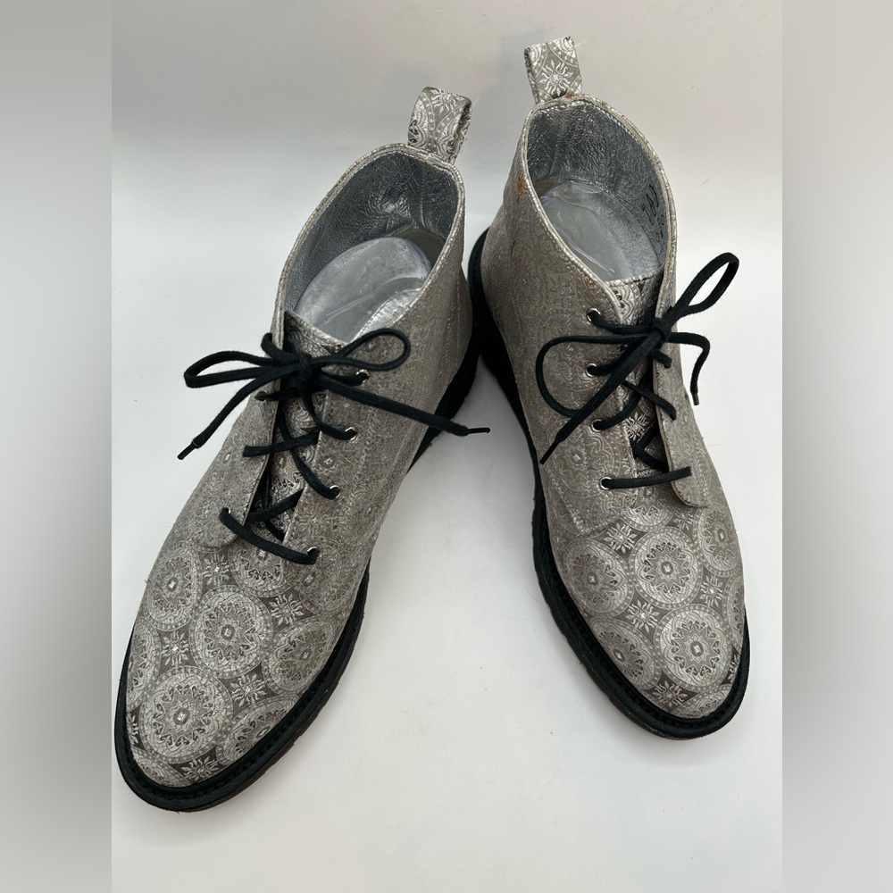 RARE VINTAGE Dr. Martens Made in England Bev 4-Eye Silk Boots Metallic silver 9 - Picture 7 of 15